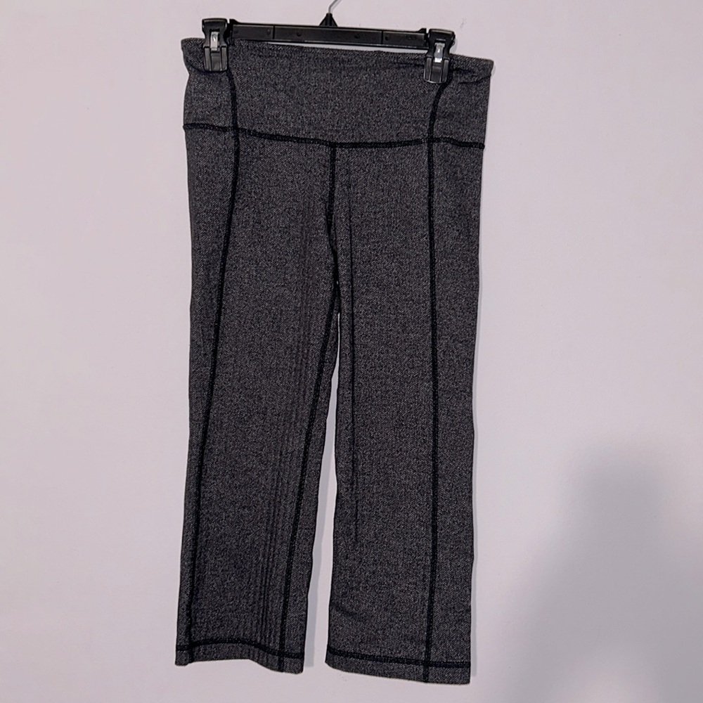 Lululemon tweed capri pants like new size 8